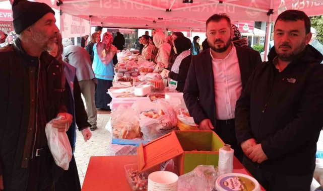 Devrek'te Filistin'e destek standı kuruldu