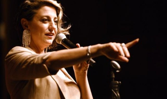 Dilek Türkan, şarkıları ZİÇEV'li çocuklar için söyledi