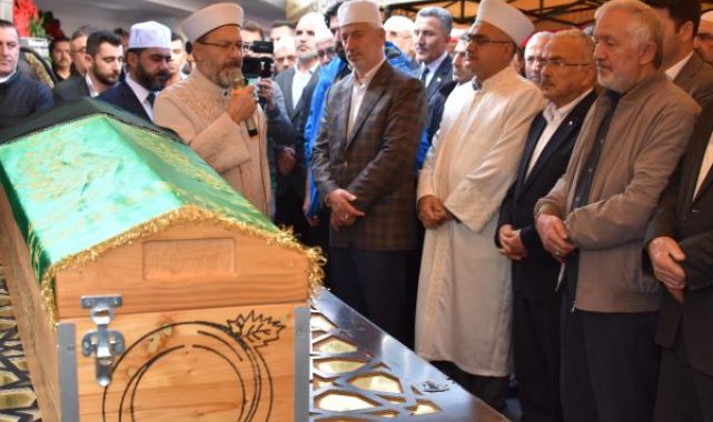 Diyanet İşleri Başkanı Erbaş'ın annesi toprağa verildi