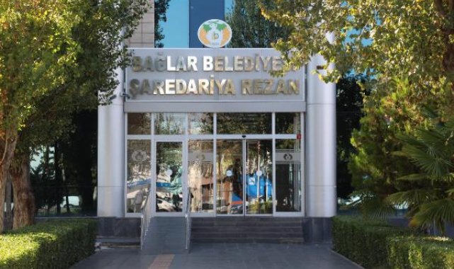 Diyarbakır'da 2 kişinin tutuklandığı rüşvet soruşturmasında belediye başkanına yurt dışı yasağı