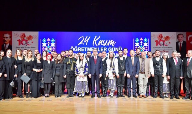 Diyarbakır'da 24 Kasım Öğretmenler Günü kutlandı
