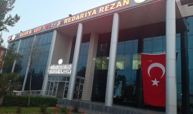 Diyarbakır'ın Bağlar Belediyesi'nde rüşvete suçüstü; 1'i başkan yardımcısı 2 tutuklama