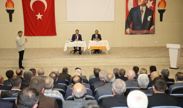 Domaniç'te muhtarların taleplerini dinledi