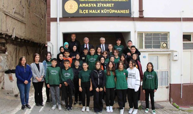 Düğün salonu kütüphaneye dönüştürüldü