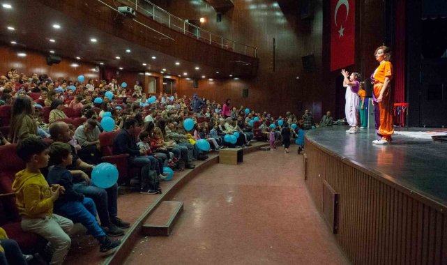Dünya Çocuk Hakları Günü'nde çocuklar doyasıya eğlendi