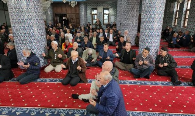 Düzce depreminin 24'üncü yıl dönümünde acılar tazelendi