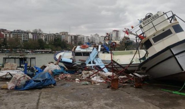 Düzce'de fırtınada tekneler ve balıkçı kulübeleri zarar gördü