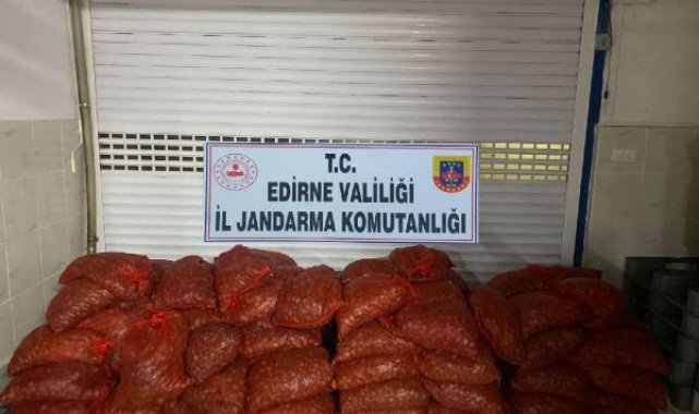 Edirne'de 1 ton 662 kilo kaçak kum midyesi ele geçirildi