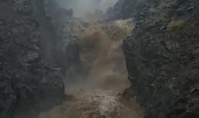 Elazığ'da sağanak; Sori Şelalesi taştı