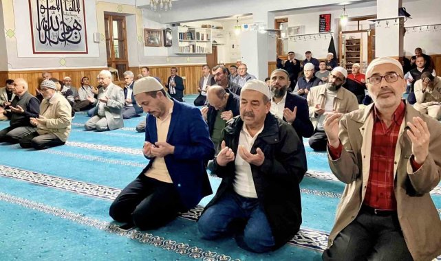 Eller semaya bu sefer Filistin için kalktı