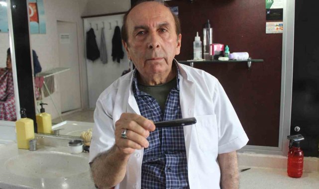 Emektar berber 53 yıldır mesleğini ilk günkü heyecan ile yapıyor