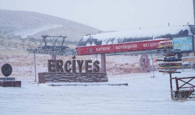 Erciyes'te kar yağışı etkili oldu