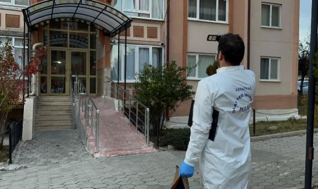 Erkek hemşire, mesai arkadaşı kadın hemşirenin evinde ölü bulundu
