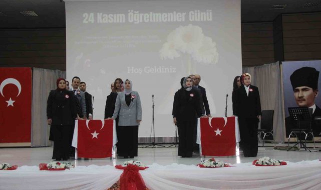 Erzincan'da 24 Kasım Öğretmenler Günü kutlandı