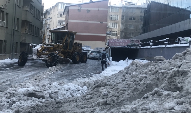 Erzurum, Kars ve Ardahan'da etkili olan kar ve soğuk hava
