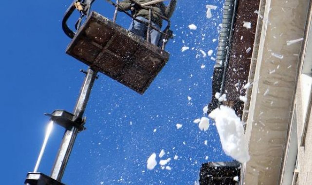 Erzurum'da 'buz kırma timi' görevde