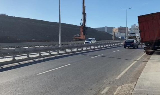 Esenyurt'ta kamyonetten düşen çuvala çarpmaktan son anda kurtuldu