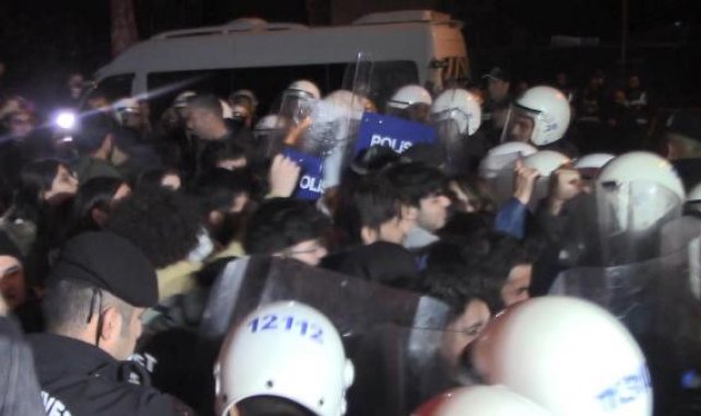 Eskişehir'de polis ve yürüyüş yapan öğrenciler arasında arbede: 5 polis yaralandı