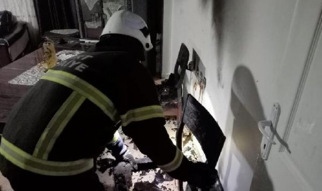 Evde çıkan yangında 4 kişi dumandan etkilendi