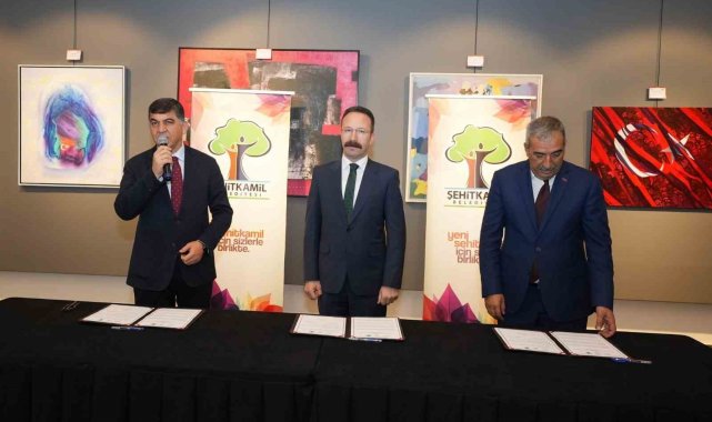 Fadıloğlu: "Hem akademik hem sosyal hem de kültürel bir etkinlik"