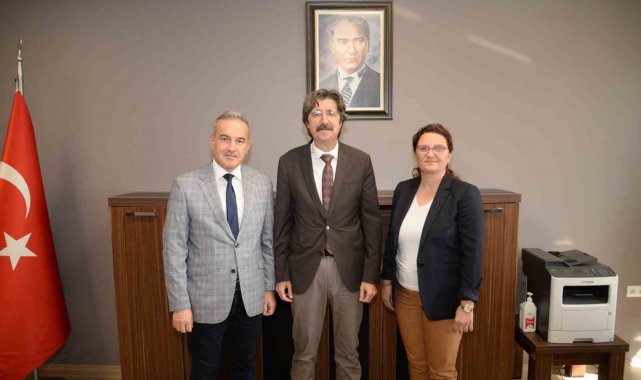 Fen-Edebiyat Fakültesi'nde bayrak değişimi