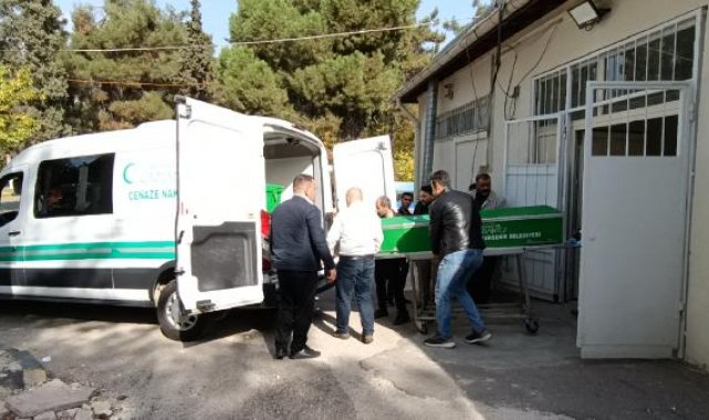 Gaziantep'te bariyerlere çarpan motosikletteki çift öldü