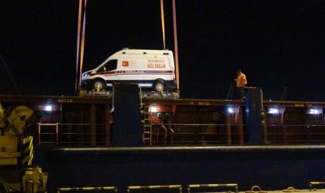 Gazze'ye yardım için hazırlanan sağlık gemisi yola çıktı
