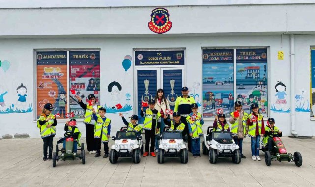 Geleceğin sürücüleri kuralları öğrendi