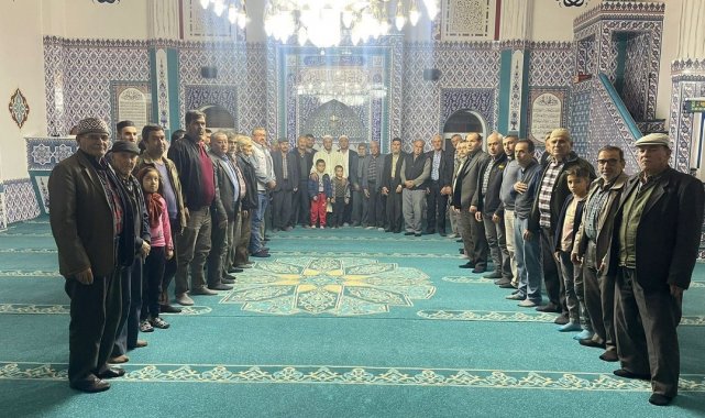 Germencik'te vatandaşlar Cuma geceleri ailece camide buluşuyor