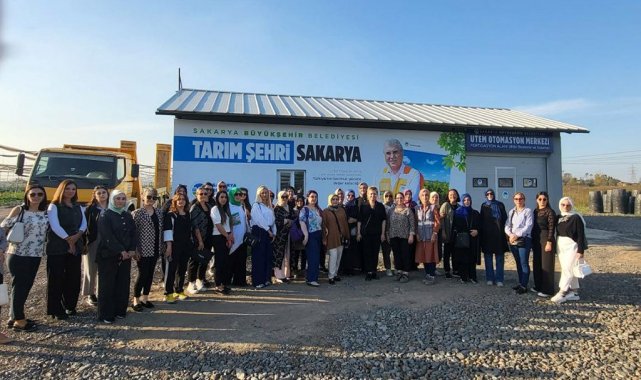 Girişimci kadınlar çift katlı otobüsle Sakarya'yı gezdi