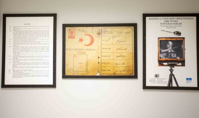 Göremedikleri fotoğrafları, dokunarak anladılar