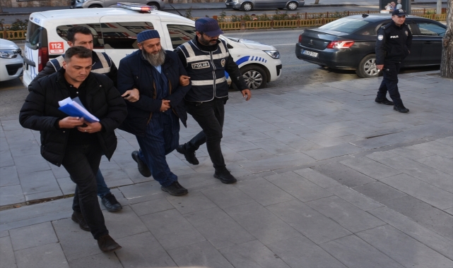 GÜNCELLEME - Erzurum'da sosyal medyadan Atatürk'e hakaret ettiği iddiasıyla gözaltına alınan kişi tutuklandı