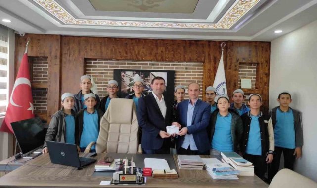 Hafızlık talebelerinden anlamlı bağış