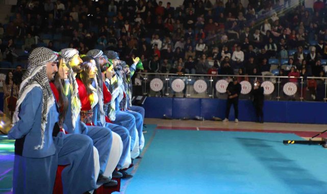Hakkari Belediyesi Sanat Topluluğundan muhteşem gösteri