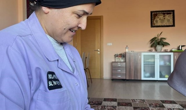 Hemşirelik öğrencileri şeker ölçümü yaptı