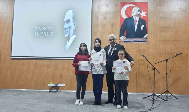 Hisarcık'ta yarışmalarda dereceye giren öğrencilere başarı belgesi ve ödül