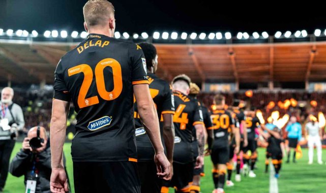 Hull City'nin forma sponsoru McVitie's oldu