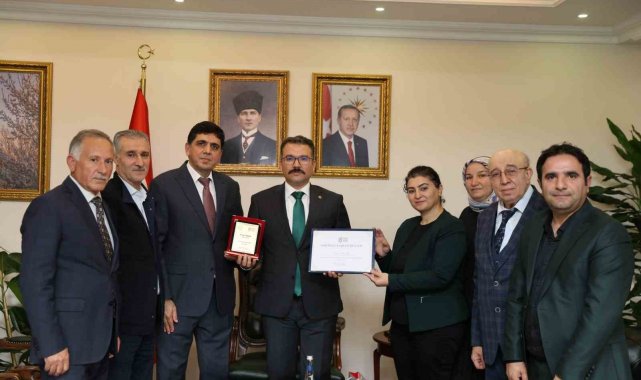 Iğdır Üniversitesini Geliştirme Vakfı, Vali Turan'ı ziyaret etti