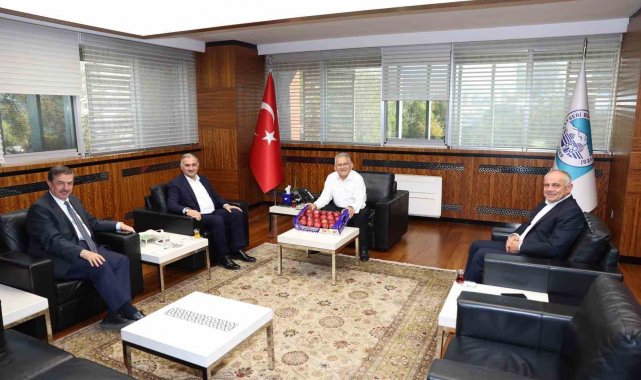 İlçe belediye başkanlarından Büyükkılıç'a ziyaret