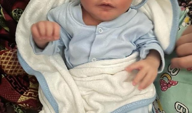 İşgal altındaki Gazze'deki barınakta doğan 'Adem' bebek mucizesi