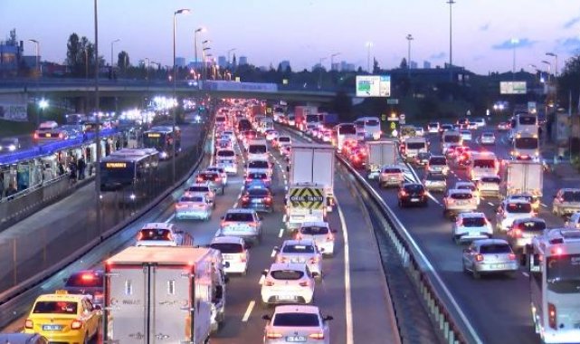 İstanbul'da ara tatilin ardından trafik yoğunluğu -2