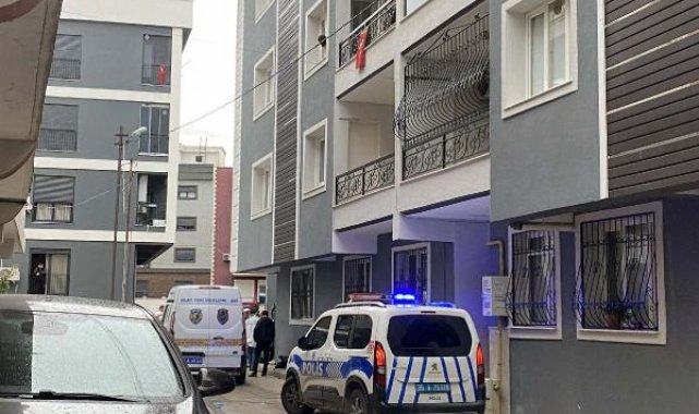 İzmir'de hafif ticari araca silahlı saldırı; 1 ölü, 2 yaralı