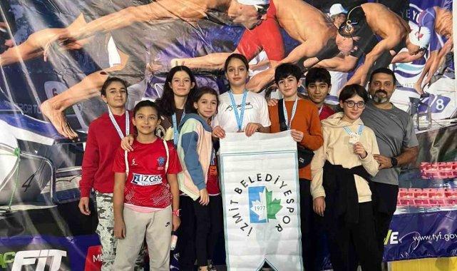 İzmit yüzücülerden yeni başarı