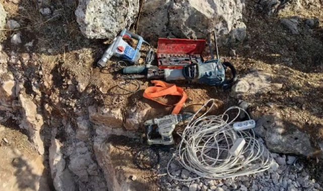 Kaçak kazı yapan 10 şahsı jandarma suçüstü yakaladı