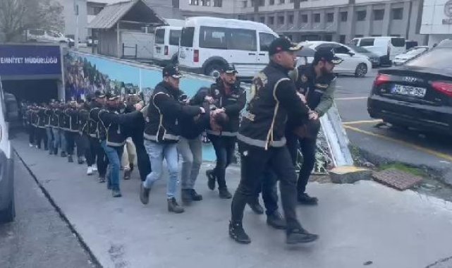 Kafes'te gözaltına alınan Sarallar grubunun üyeleri adliyeye sevk edildi
