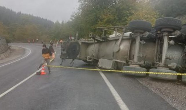 Kahramanmaraş'ta beton mikseri devrildi; sürücü öldü