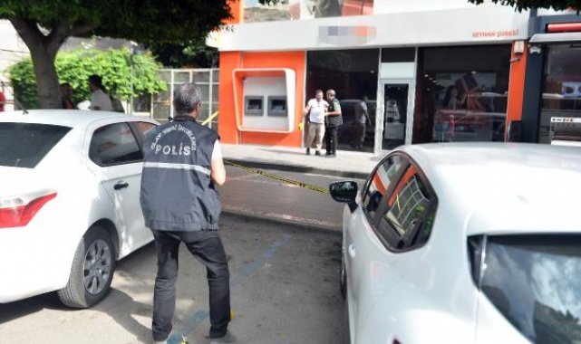 Kaldırımda yürürken uğradığı silahlı saldırıda yaralandı