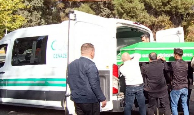 Kamyona çarpan motosikletin sürücüsü öldü