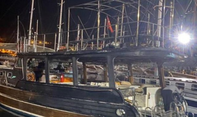 Kaptanı olduğu teknede çıkan yangında yaşamını yitirdi