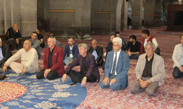 Karabağ Şehitleri ve Paşayeva için Mevlit okutuldu
